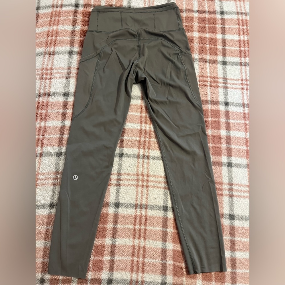 Lululemon size 2 army green leggings with pockets
